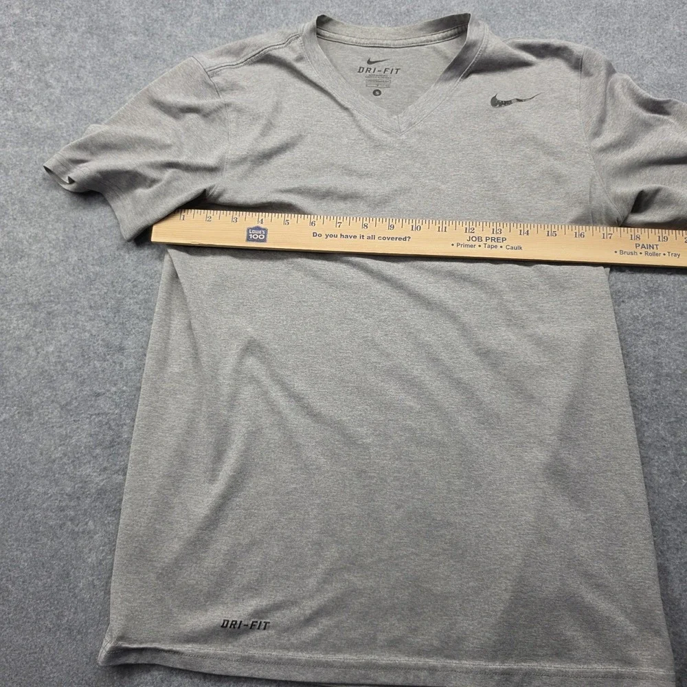 Nike Dri-Fit Tee Shirt Mens S Small Gray Short Sleeve Crew Neck Black Logo